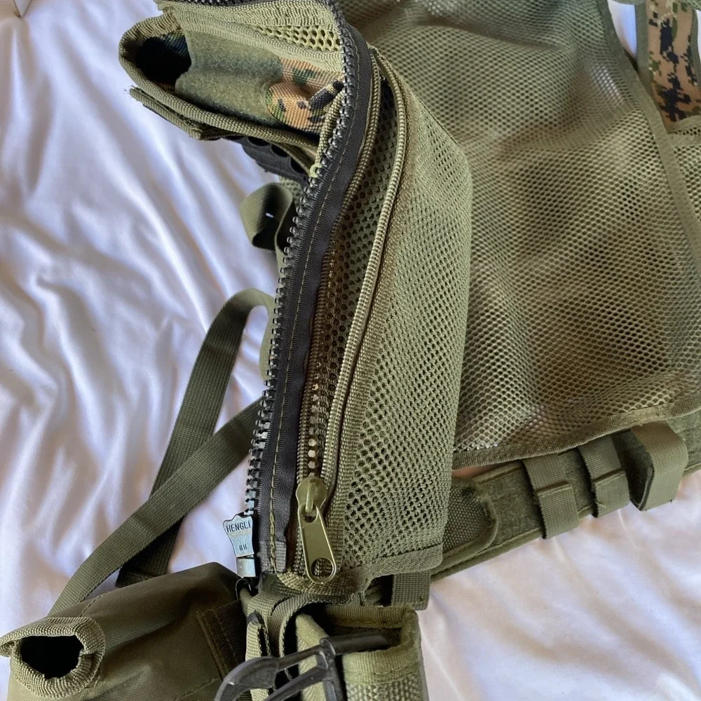 Military Combat Vest Digital Pattern‎ Multipule Pockets Gun Holster Clip Pockets